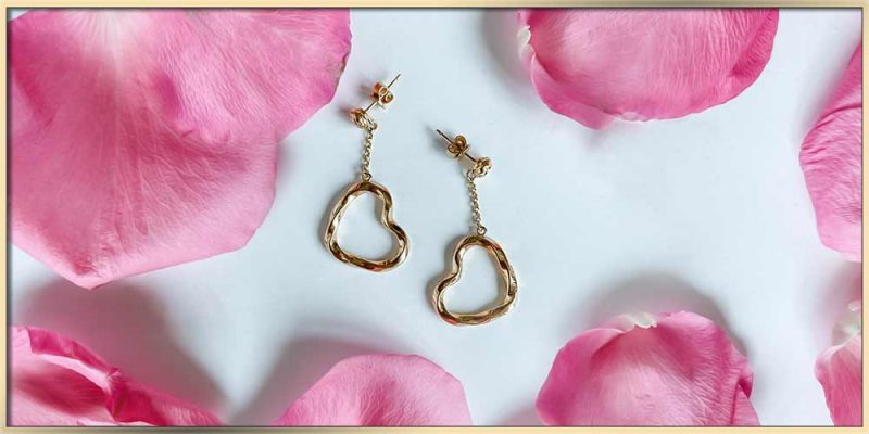 When To Gift A Gold Heart Bracelet, Necklace Or Earrings