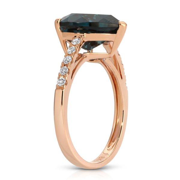 Ring 18k Rose Gold with 1 London Blue Topaz Heart shaped 11x11mm 8.70ct and 10 Diamonds 0.19ct